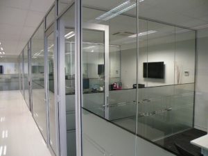 Противопожарная перегородка с оконным блоком / серия FRM5405